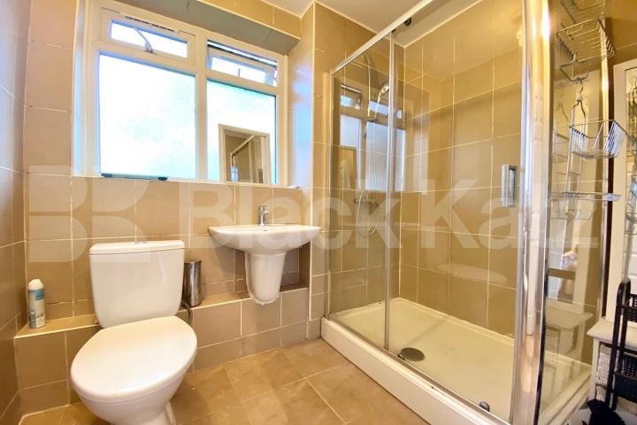 			2 Bedroom, 1 bath, 1 reception Apartment			 King Henrys Walk, Dalston